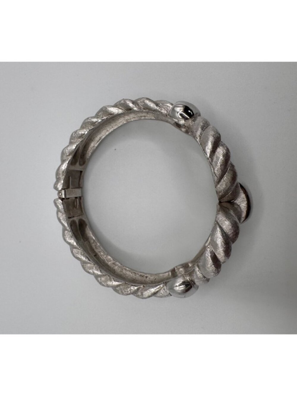 Signed Trifari Silver Tone Twisted Clamper Bracelet Vintage Textured Hinged - Picture 3 of 9